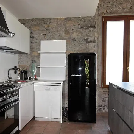 Apartamento House On The Shore Of *