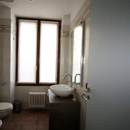 House On The Shore Of Apartamento Laglio