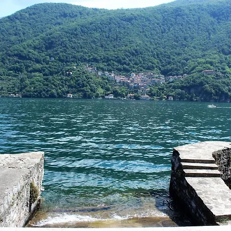 House On The Shore Of Apartment Laglio